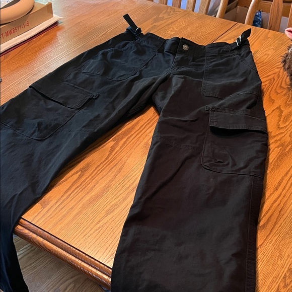 Hollister Low Rise Baggy Cargo Pants - Picture 6 of 9